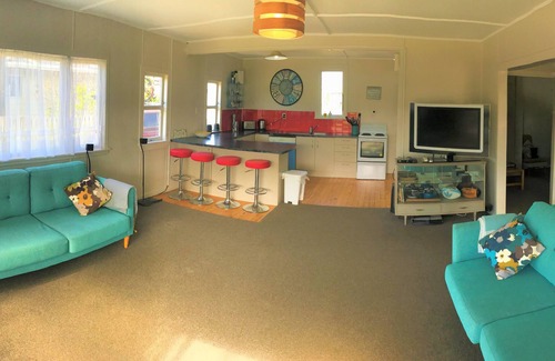 Whangamata House | Traditional Kiwi Bach on large secure section, sleeps 12