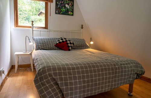Linlithgow Cottage | TRADITIONAL LODGE 5 - a traditional lodge that sleeps 5 guests in 2 bedrooms