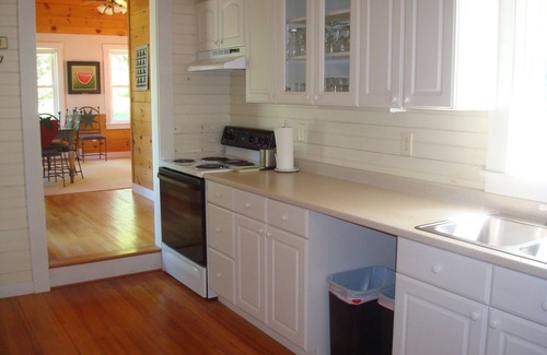 South Casco House | Traditional Maine cottage with ample privacy on beautiful Sebago Lake!