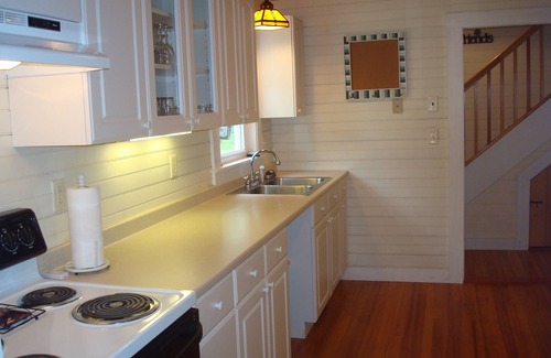 South Casco House | Traditional Maine cottage with ample privacy on beautiful Sebago Lake!