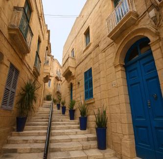 Cospicua House | Traditional Maltese Family Townhouse - Cospicua