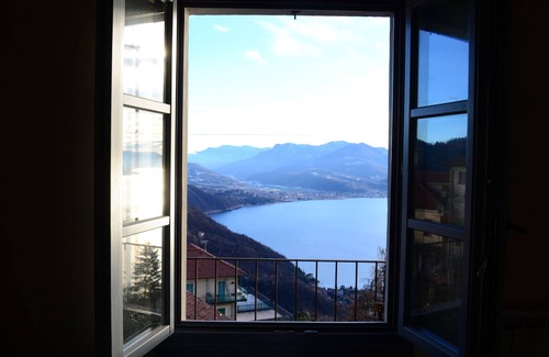 Campagnano di Roma House | Traditional stone house with a breathtaking view of the lake