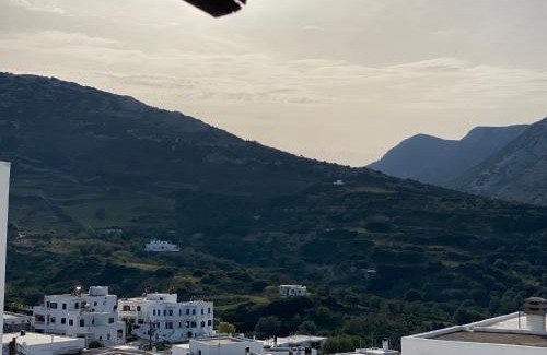 Skyros Town Apartment | Traditional studio