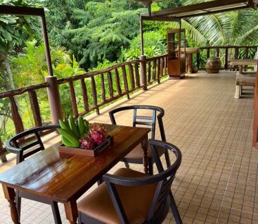 Rayong House | Traditional Thai house บ้านเรือนไทย ใกล้หาดระยอง