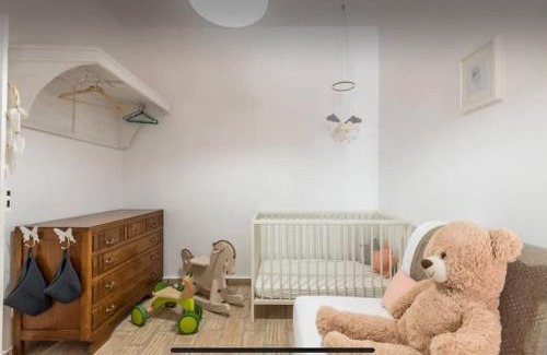 Portimao City Centre House | Traditional townhouse with private patio and pool