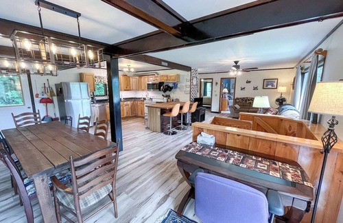 Moretown House | Traditional Vermont Ski Chalet Central to Mad River Valley and Stowe