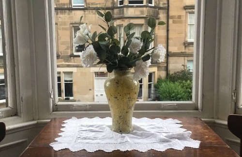 Bruntsfield Apartment | Traditional Victorian Edinburgh Flat Central Location, Bright and Airy