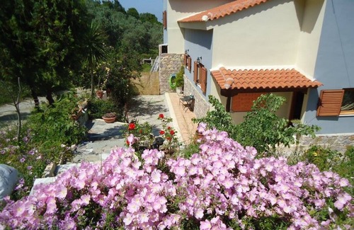 Skiathos Villa | Traditional Villa Gardenia in Skiathos