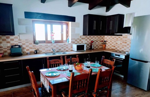 Pemonia Villa | Traditional Villa in Pemonia