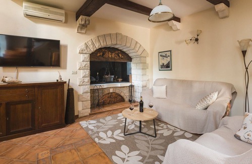 Momjan Villa | Traditional Villa Momiano with a swimming pool