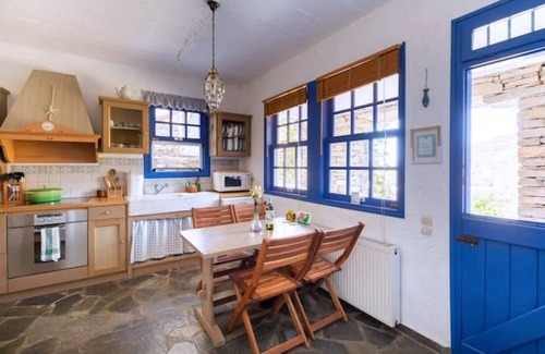 Korissia Villa | Traditional Village House In Kea