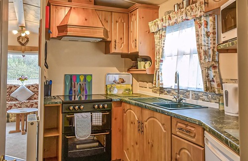 Dolgellau House | Traditional yet comfortable caravan with one double and one twin.