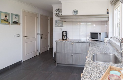 Baarland House | Traditionally built house on the coast of Baarland