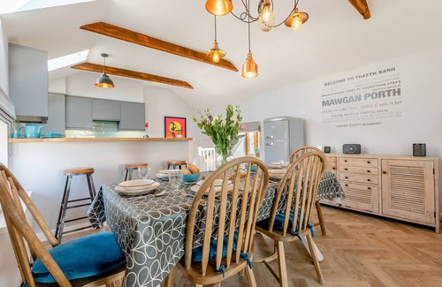 Trenance House | Traeth Barn - Three Bedroom House, Sleeps 5