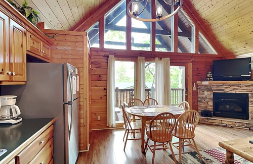 Black Bear Falls Cabin | Trail's End