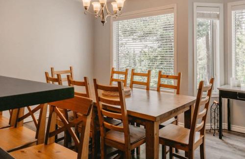 Big White Ski Resort Apartment | Trailblazers Retreat 3 Bed with Family Games Room
