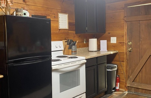 Saint Helens Cabin | Trailer parking, near Hollerwood, Daniel Boone Backcountry Byway, and Climbing
