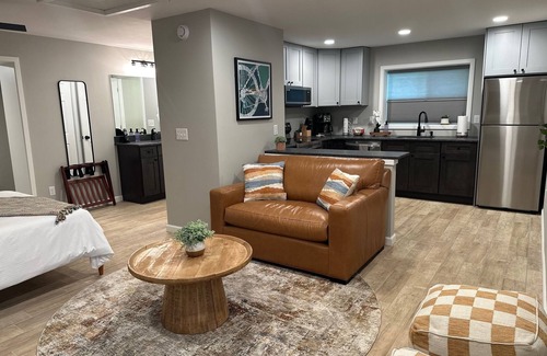 Brevard Apartment | Trailhead Cottage - Half mile to PNF, dog friendly!