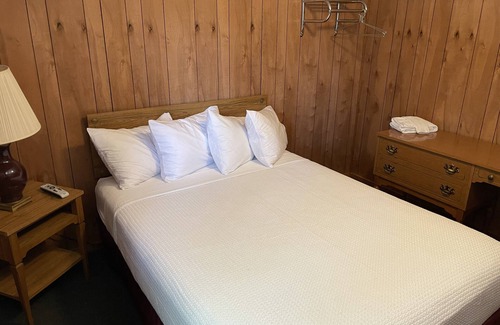 Wisconsin Dells Hotel | Trails End Motel