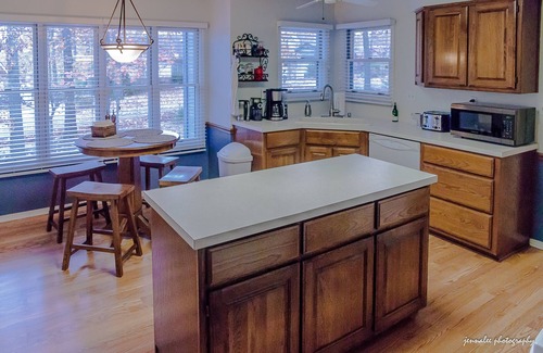 Bella Vista House | Trails, Golf & Ozark beauty in NW Arkansas 20% Discount for 30+ day booking!