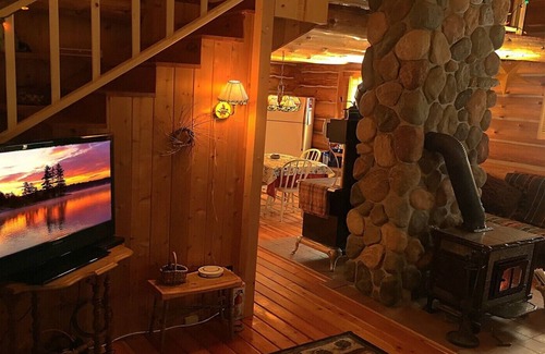 Cable Cabin | Trails Lodge – Lake Namakagon | 2 Bed, 1 Bath