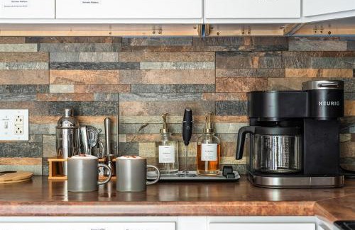 Perry Park House | Trailside Country Haven