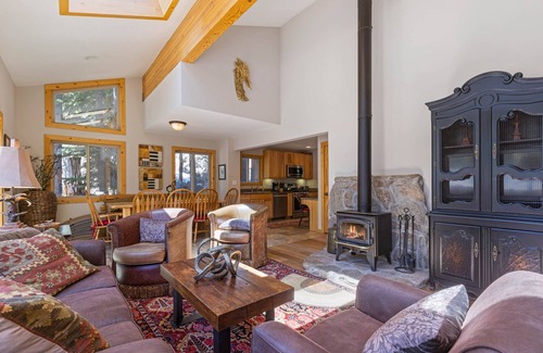 Alpine Meadows House | Trailside in Alpine by Tahoe Getaways - Pet-Friendly 6BR w/Hot Tub & Shuttle