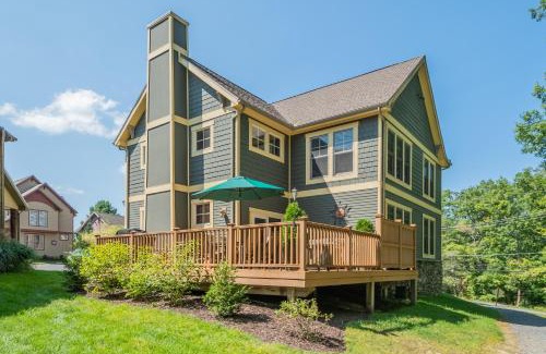 Silver Ridge House | Trailside Tranquility