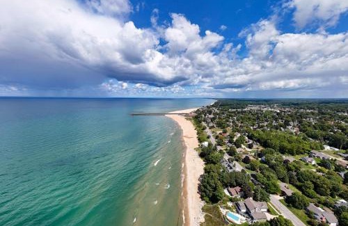 South Haven House | Trailside Treasure - Pool access new construction