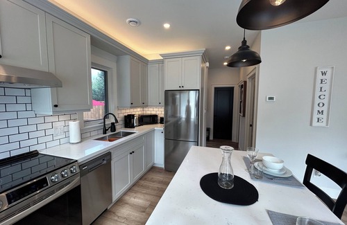 Erin House | Trailway Coach House in Erin Ontario. explore the Elora Cataract Trailway