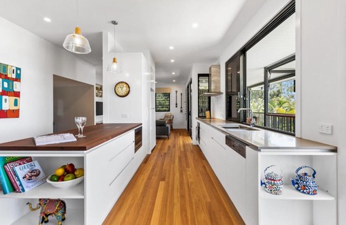 Point Lookout Apartment | Tramican Street House