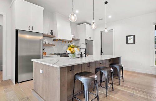 Gainesville House | Trampoline, Basketball and Grill! Central, Modern New Build!