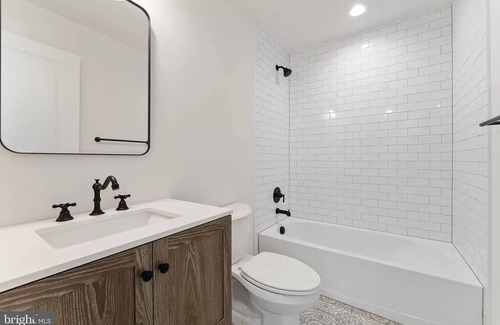 Dovey Luck House | Tranquil Escape Near Lake Anna