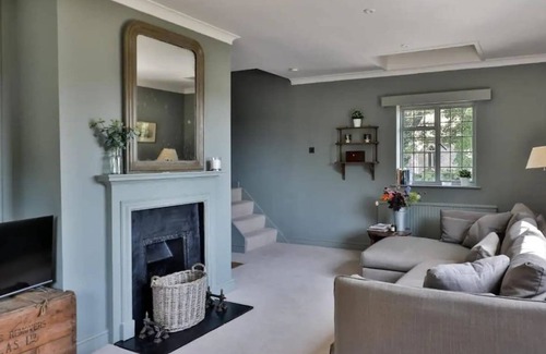 Beverston Apartment | Tranquil 1 Bed/1 Bath Getaway at Beverston Castle