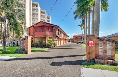 Redcliffe House | Tranquil 2-Bed Townhouse Close to Redcliffe Beach