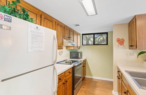 Pawleys Island Villa | Tranquil 2BR Villa near Litchfield Beach