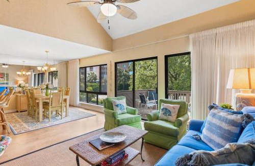 Pawleys Island Villa | Tranquil 2BR Villa near Litchfield Beach