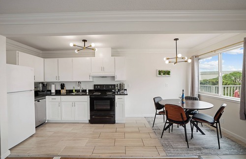 Pacifica Apartment | Tranquil 2BR with Coastal Mountain Views
