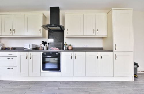 Canton Apartment | Tranquil 3-bed Home in Cardiff