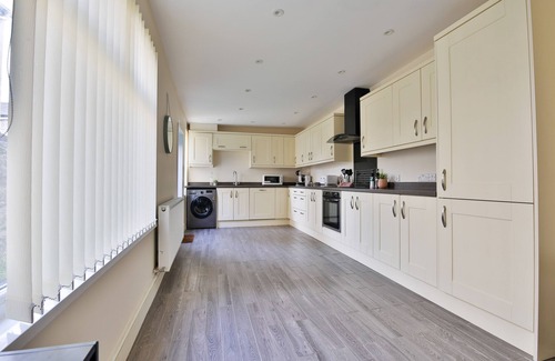 Canton Apartment | Tranquil 3-bed Home in Cardiff