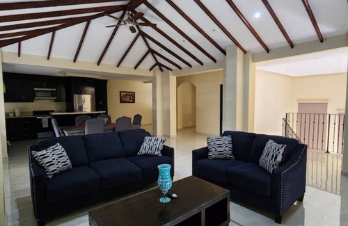 Primo Tapia House | Tranquil 3-bedroom house with WiFi in Baja California