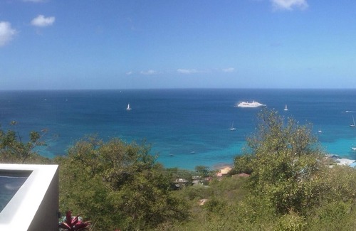 Belmont House | Tranquil 3-bedroom house in Bequia, SVG with AC, WiFi. Enjoy a peaceful getaway