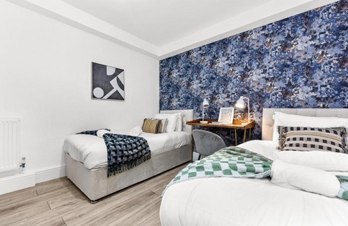 Canonbury Apartment | Tranquil 3 BR Escape For Families or Groups