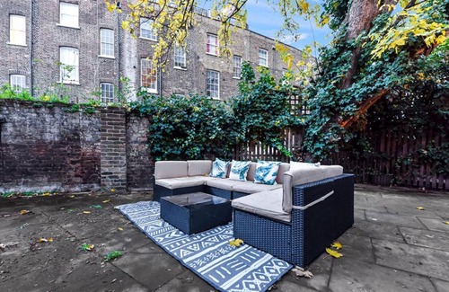 Canonbury Apartment | Tranquil 3 BR Escape For Families or Groups