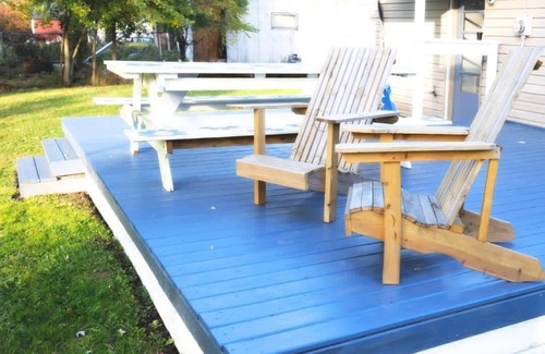 Brunswick House | Tranquil 3-BR home w/yard and Picnic Table