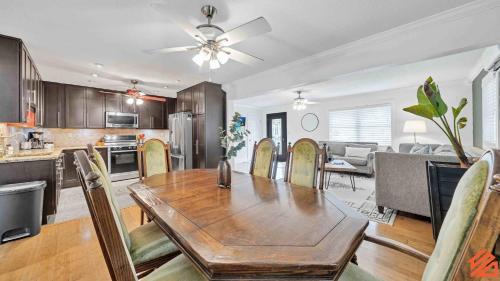 Lake Lorraine Apartment | Tranquil 3BR Family Home in Shalimar Near Water