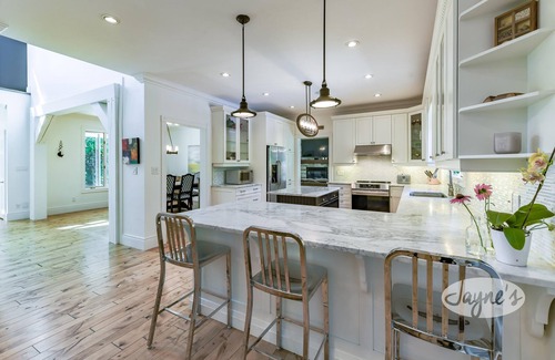 Colling Woodlands House | Tranquil 4 bed 4 bath home in Collingwood
