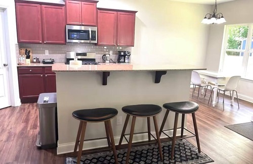 Wessex Square House | Tranquil 4-bedroom house in Charlotte