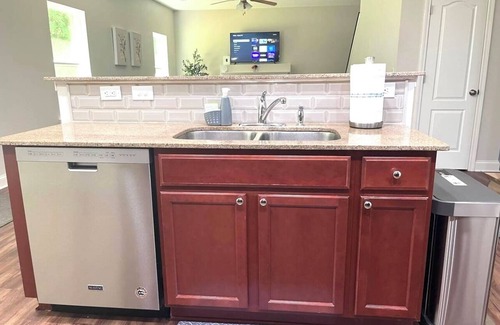 Wessex Square House | Tranquil 4-bedroom house in Charlotte