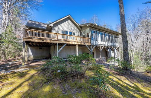 Sapphire House | Tranquil 4 Bedroom-Located in Burlingame Country Club